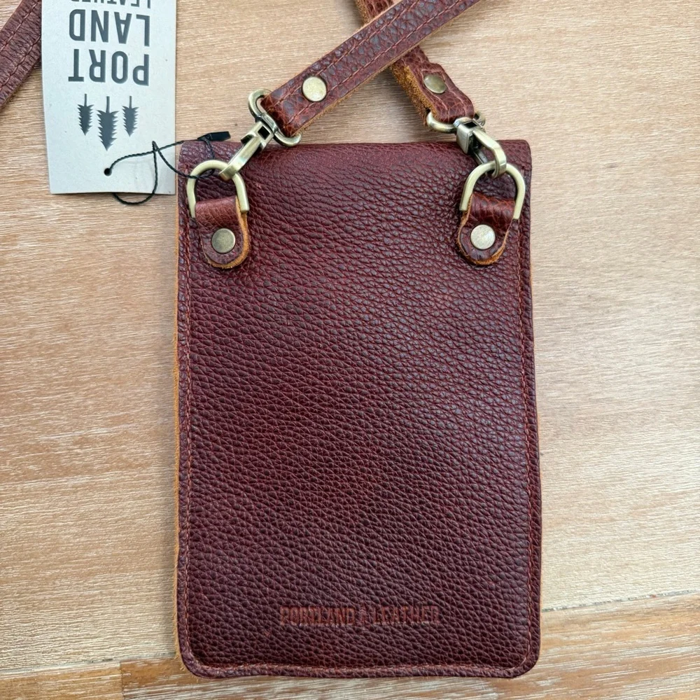 Portland Leather Goods Parker phone bag in nutmeg - Picture 3 of 4